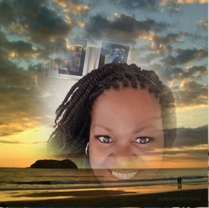 Meet your Posher, Denise